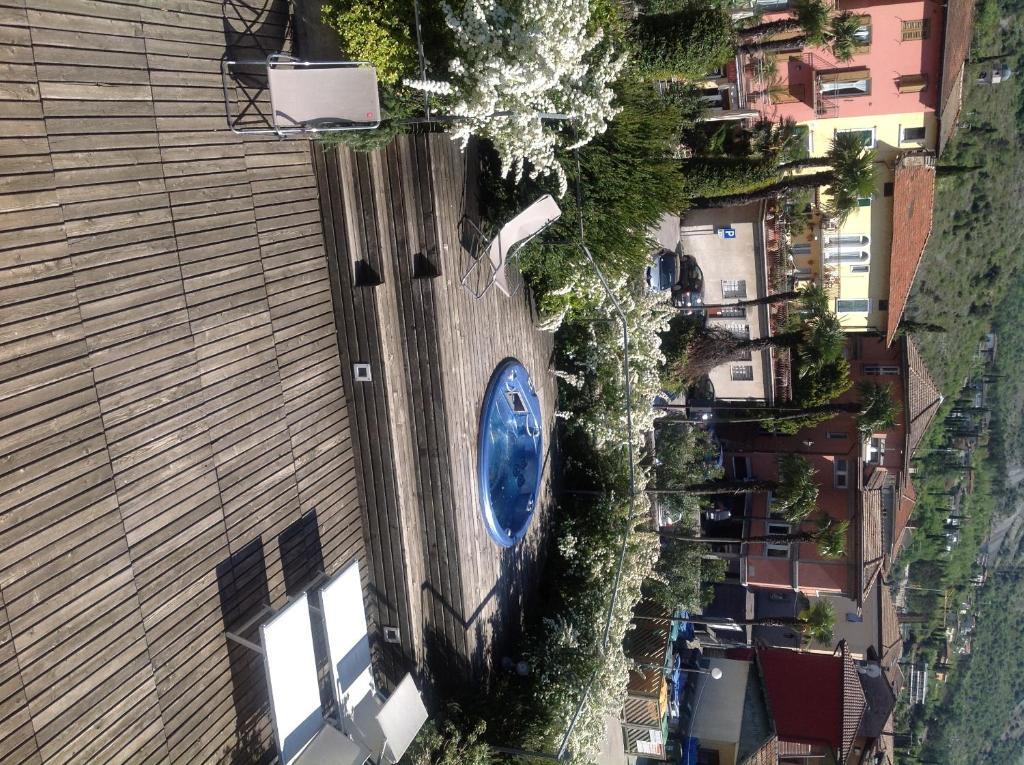 Albergo Al Caminetto Torbole Sul Garda Exterior foto
